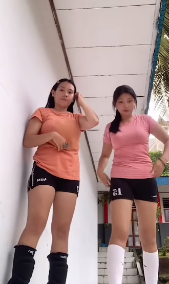 looking makes it hot_120