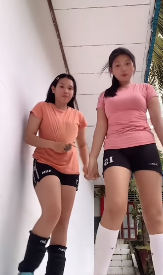 looking makes it hot_120