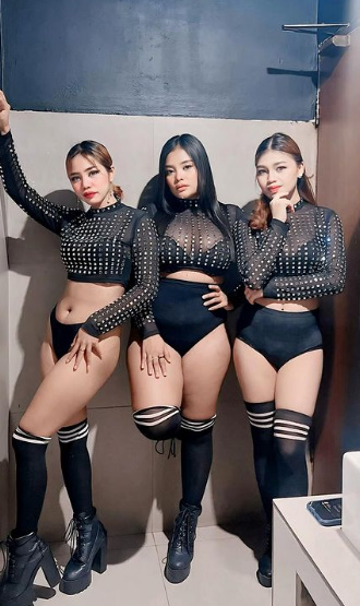 looking makes it hot_120