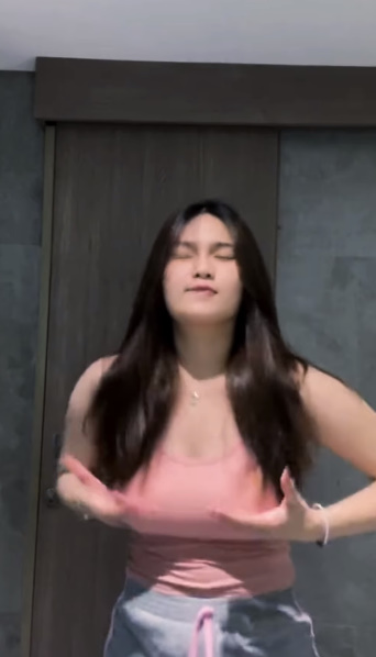 looking makes it hot_120