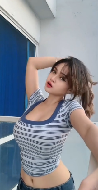 looking makes it hot_123