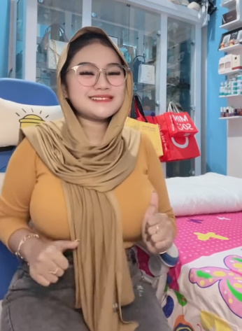 looking makes it hot_123