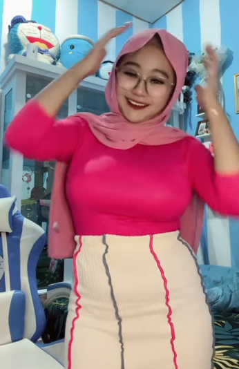 looking makes it hot_123