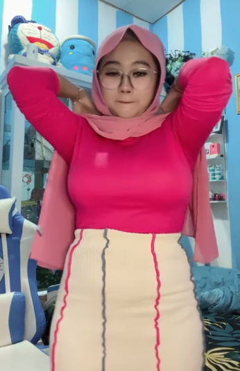 looking makes it hot_123