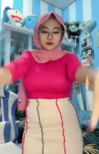 looking makes it hot_123