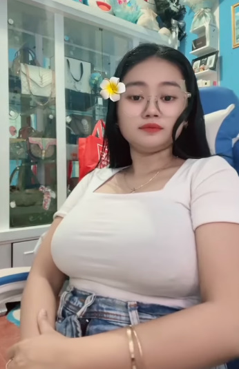 looking makes it hot_123