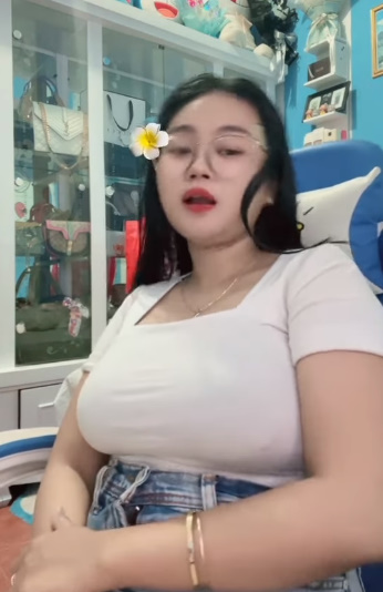 looking makes it hot_123