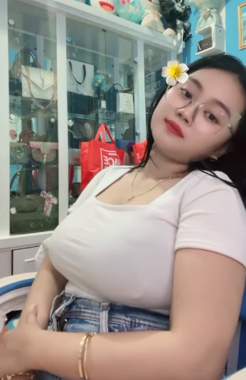 looking makes it hot_123