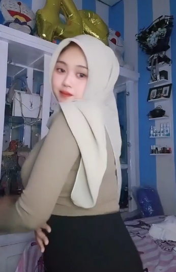 looking makes it hot_123