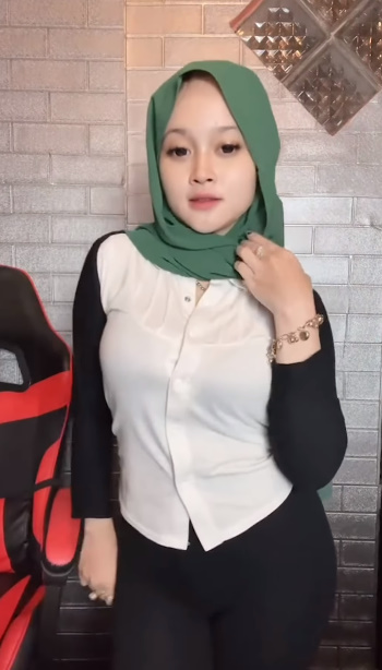 looking makes it hot_123