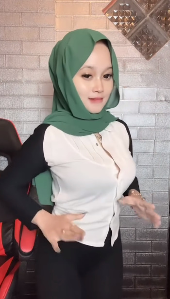 looking makes it hot_123