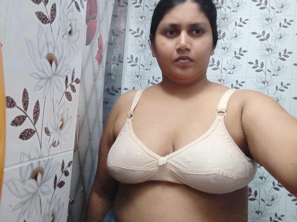 Indian tanker bhabi selfi pic