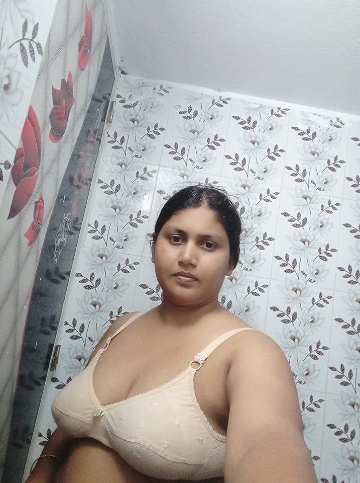 Indian tanker bhabi selfi pic