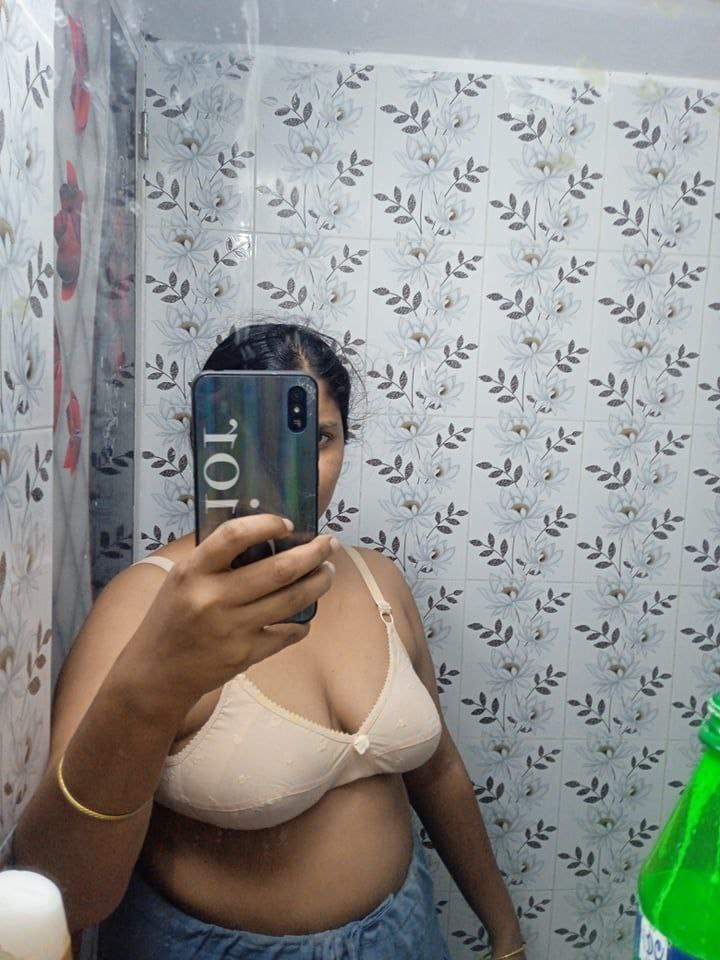 Indian tanker bhabi selfi pic