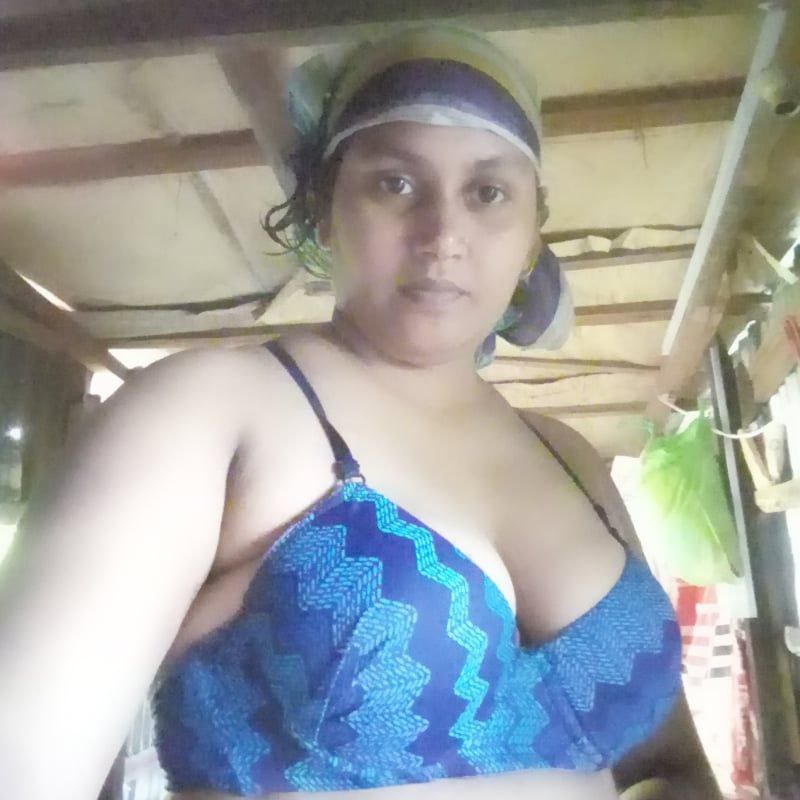 Indian tanker bhabi selfi pic