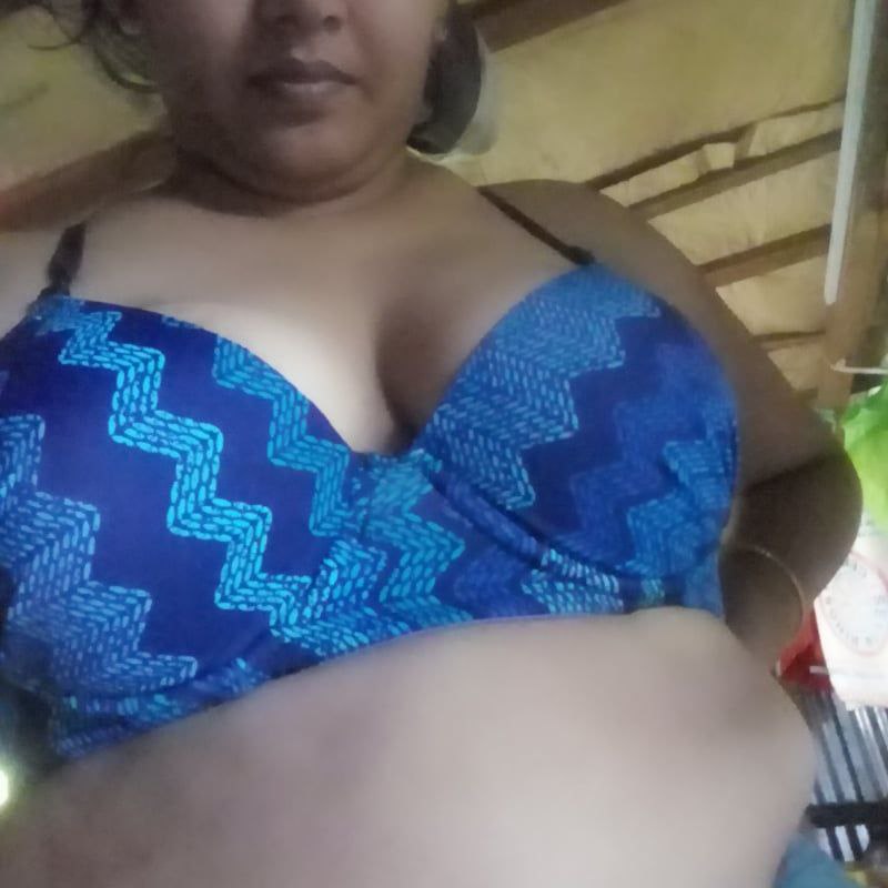 Indian tanker bhabi selfi pic