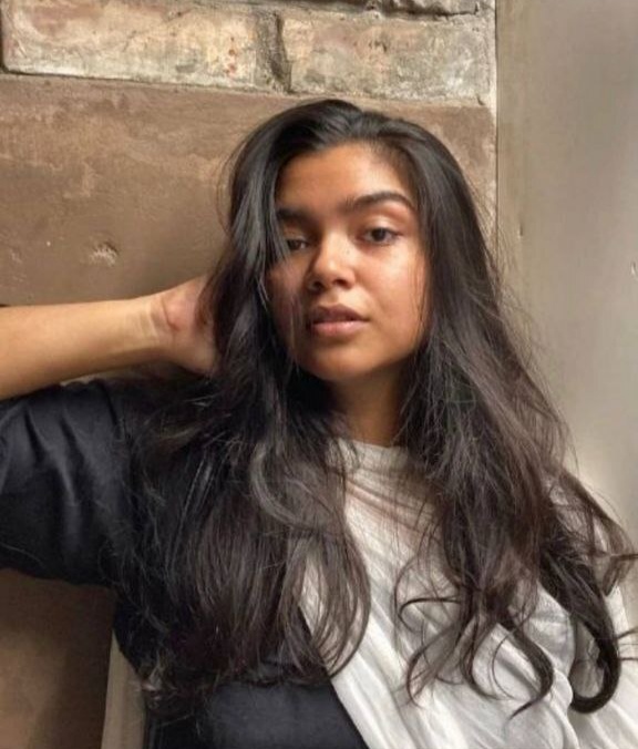 Indian beautiful girl show pic