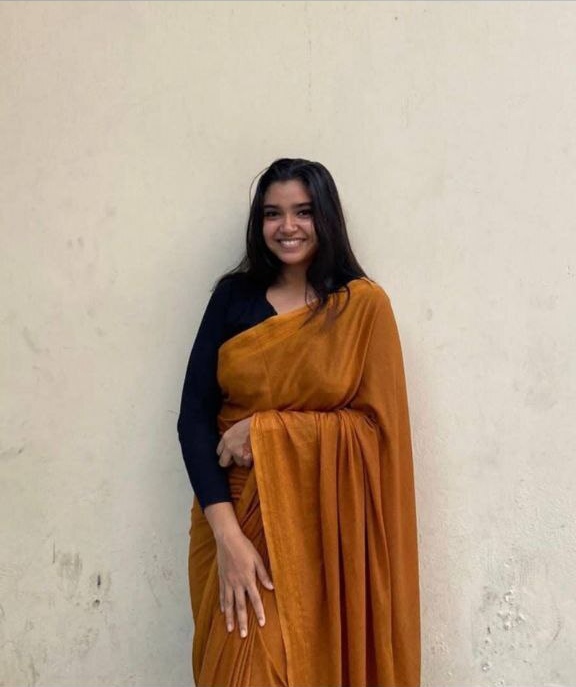 Indian beautiful girl show pic