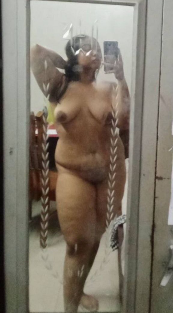 Indian beautiful girl show pic