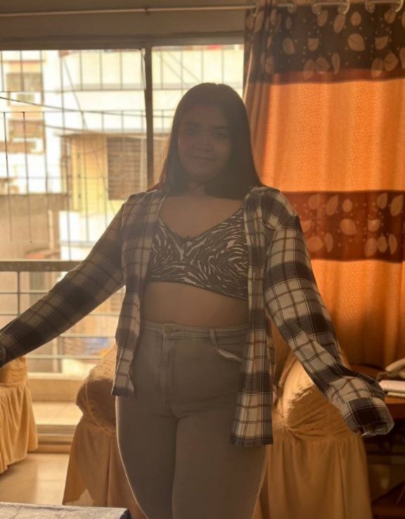 Indian beautiful girl show pic