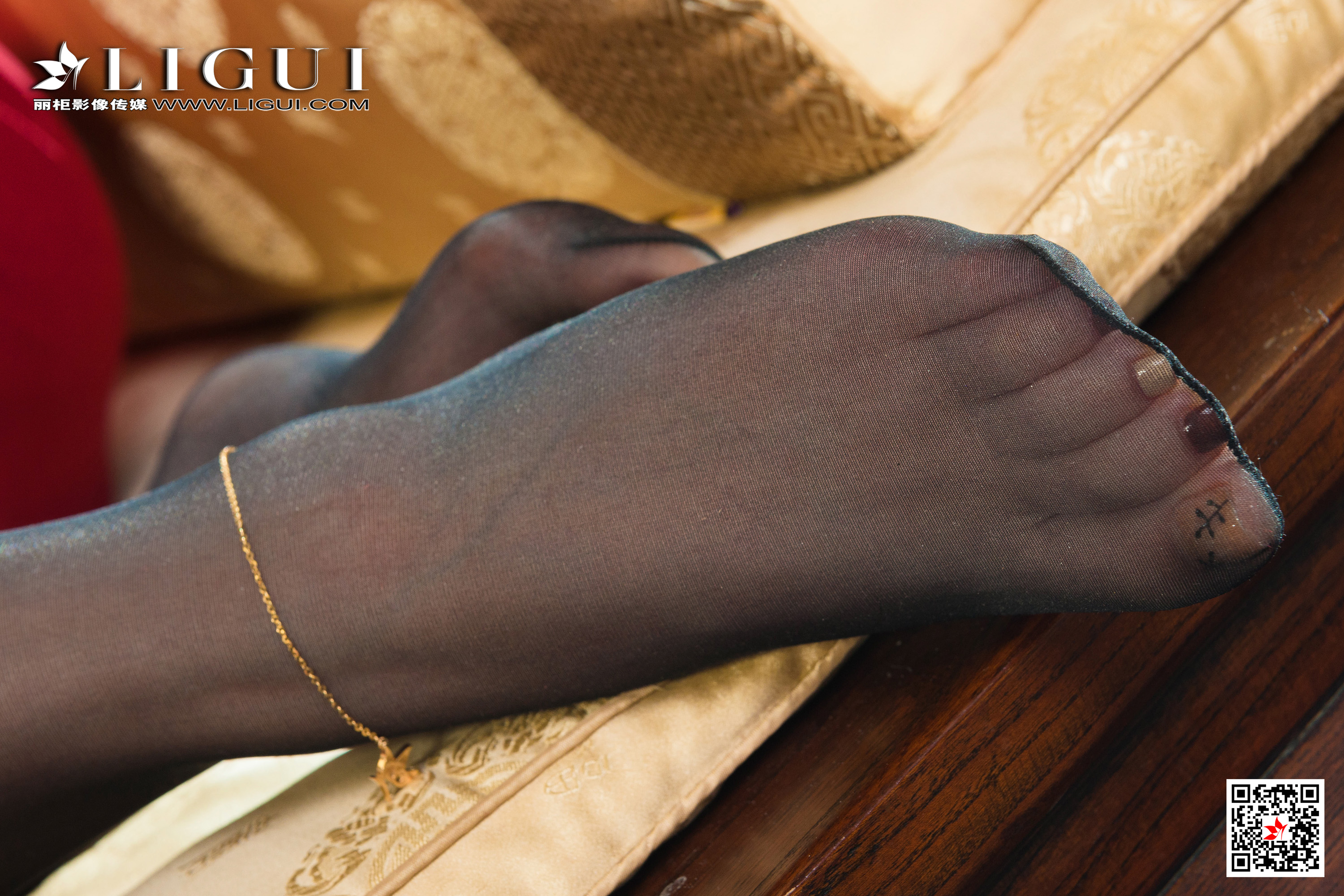 Foot Fetish Twin Flowers 72