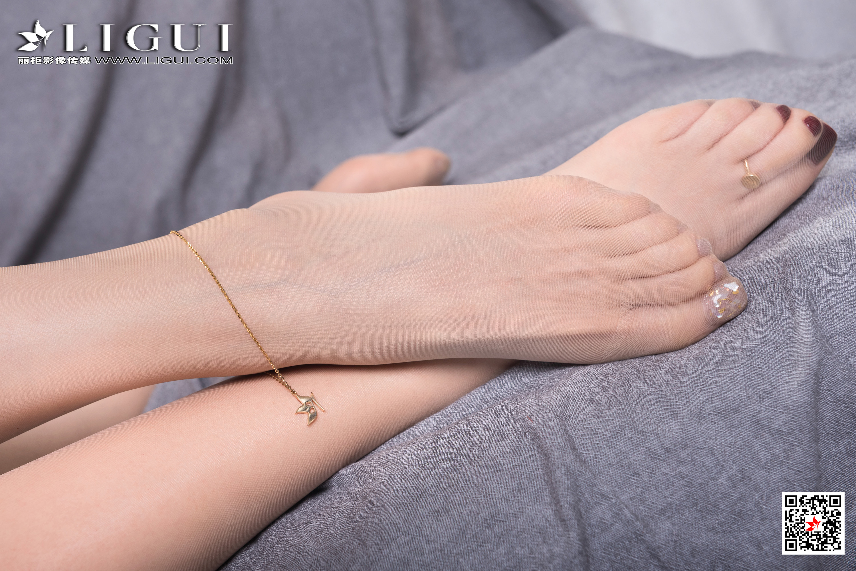 Foot Fetish Twin Flowers 73