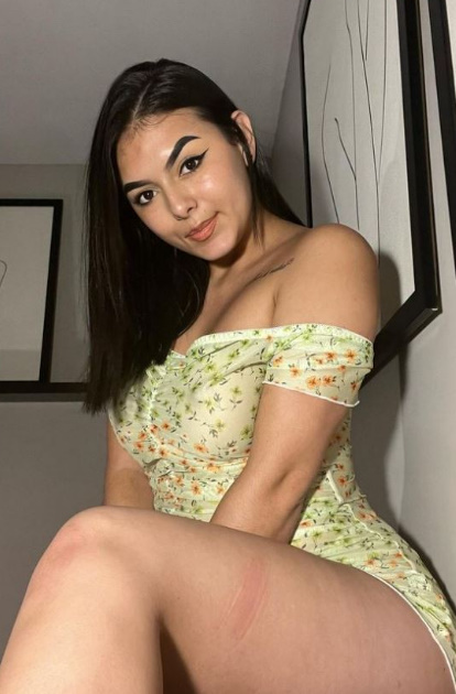 looking makes it hot_138