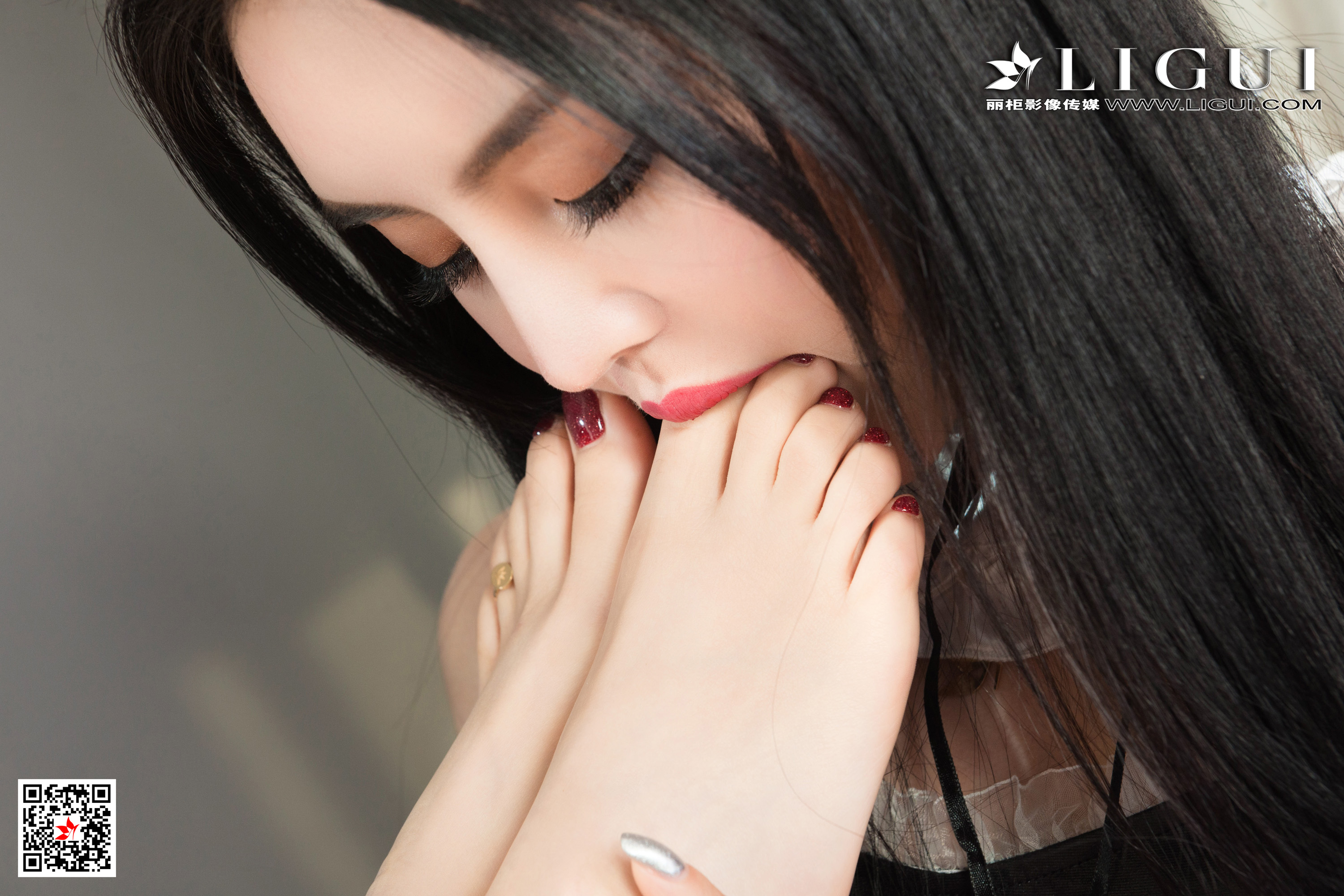 Foot Fetish Twin Flowers 77