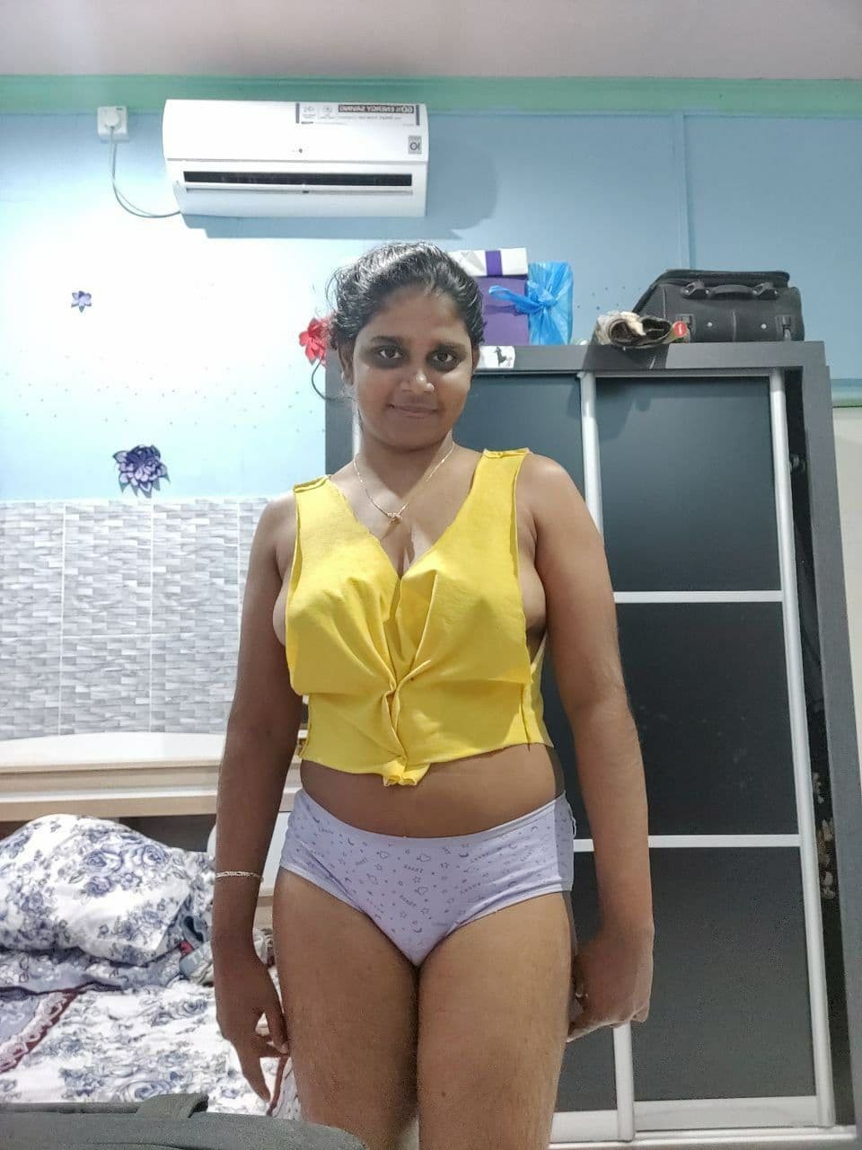 Indian Beautiful Hot Tamil Chubby Girl Hot Boobs Pssy Pics