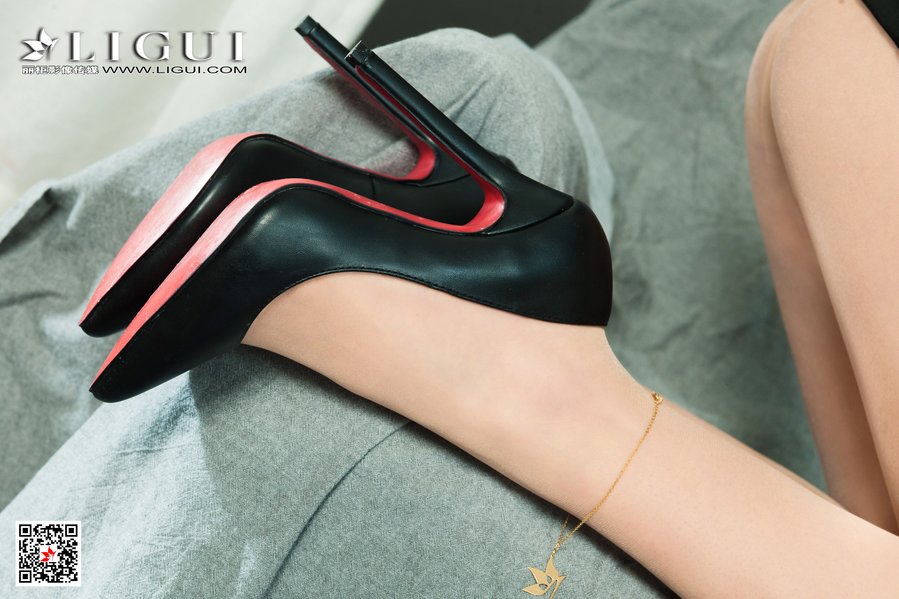 Foot Fetish Twin Flowers 78