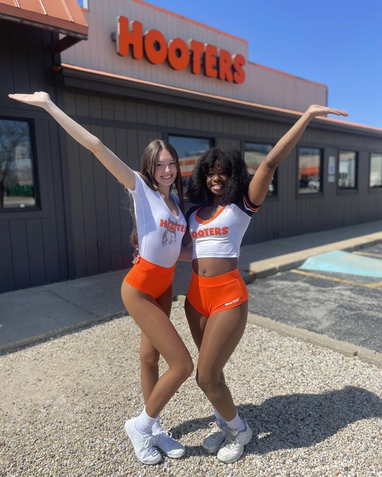 hooter girls