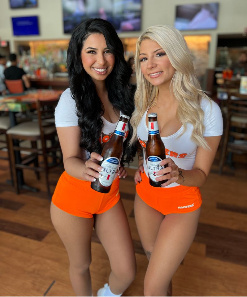 hooter girls