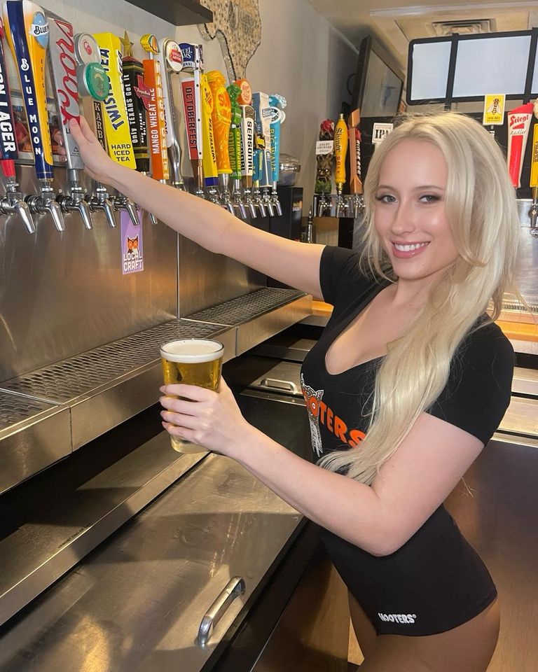 hooter girls
