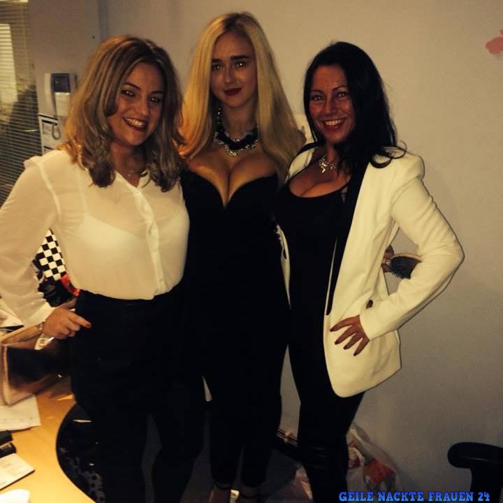 This hot babe is  so cute