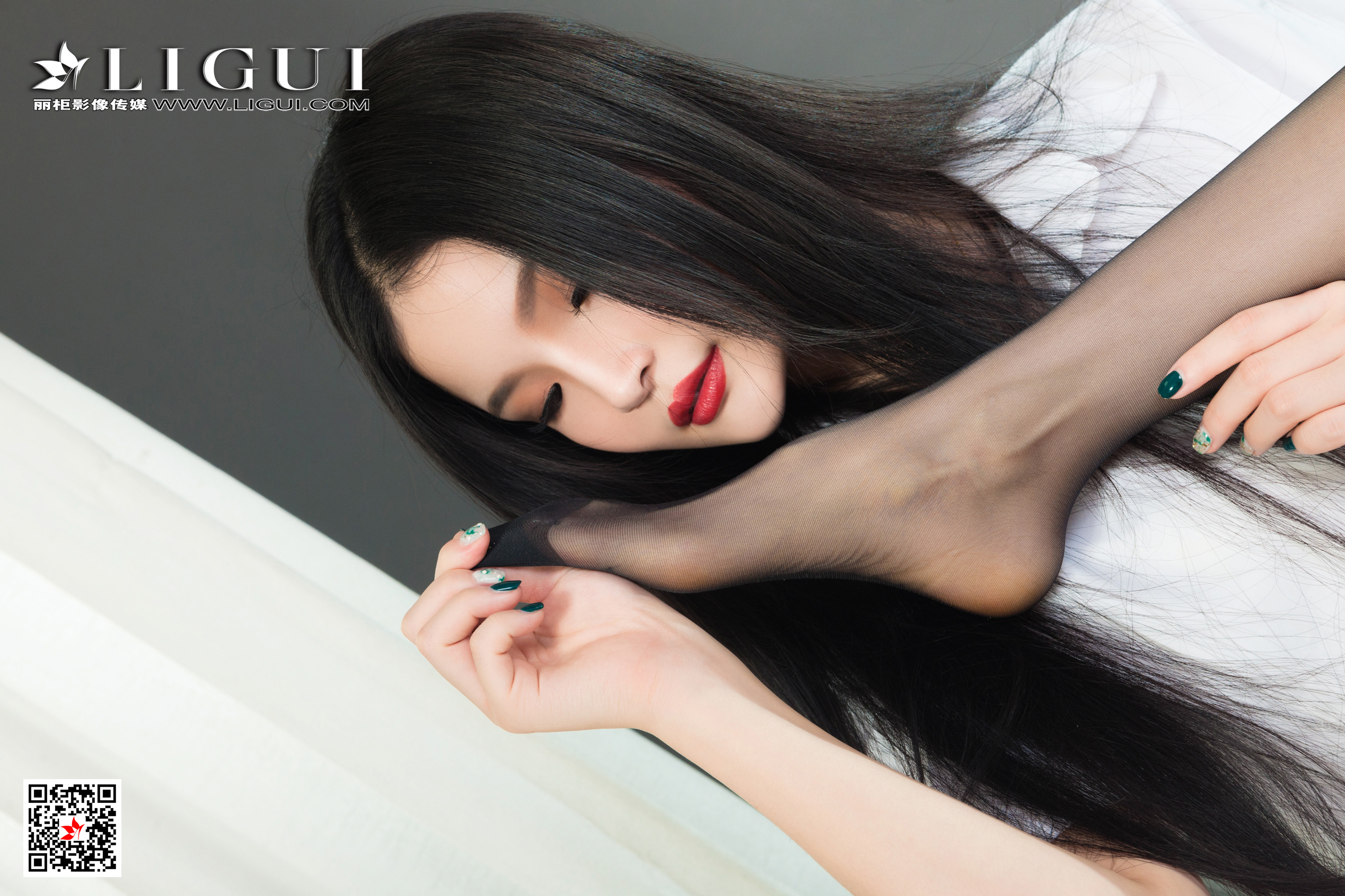 Foot Fetish Twin Flowers 79