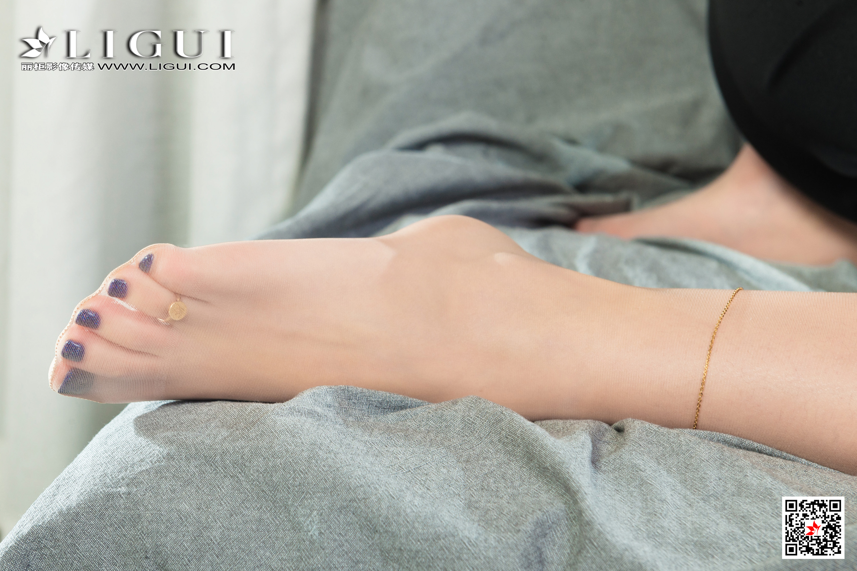 Foot Fetish Twin Flowers 79