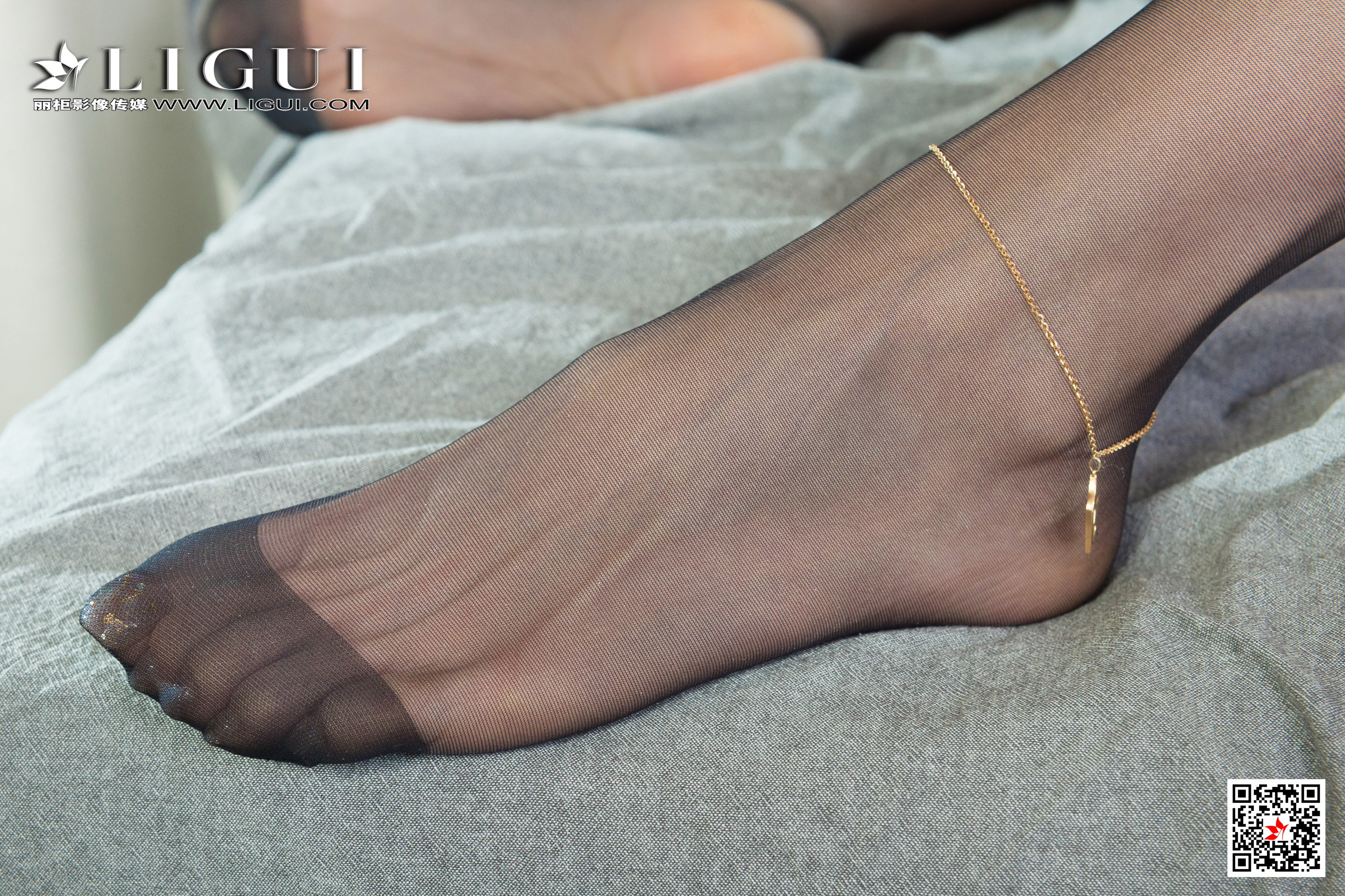 Foot Fetish Twin Flowers 79