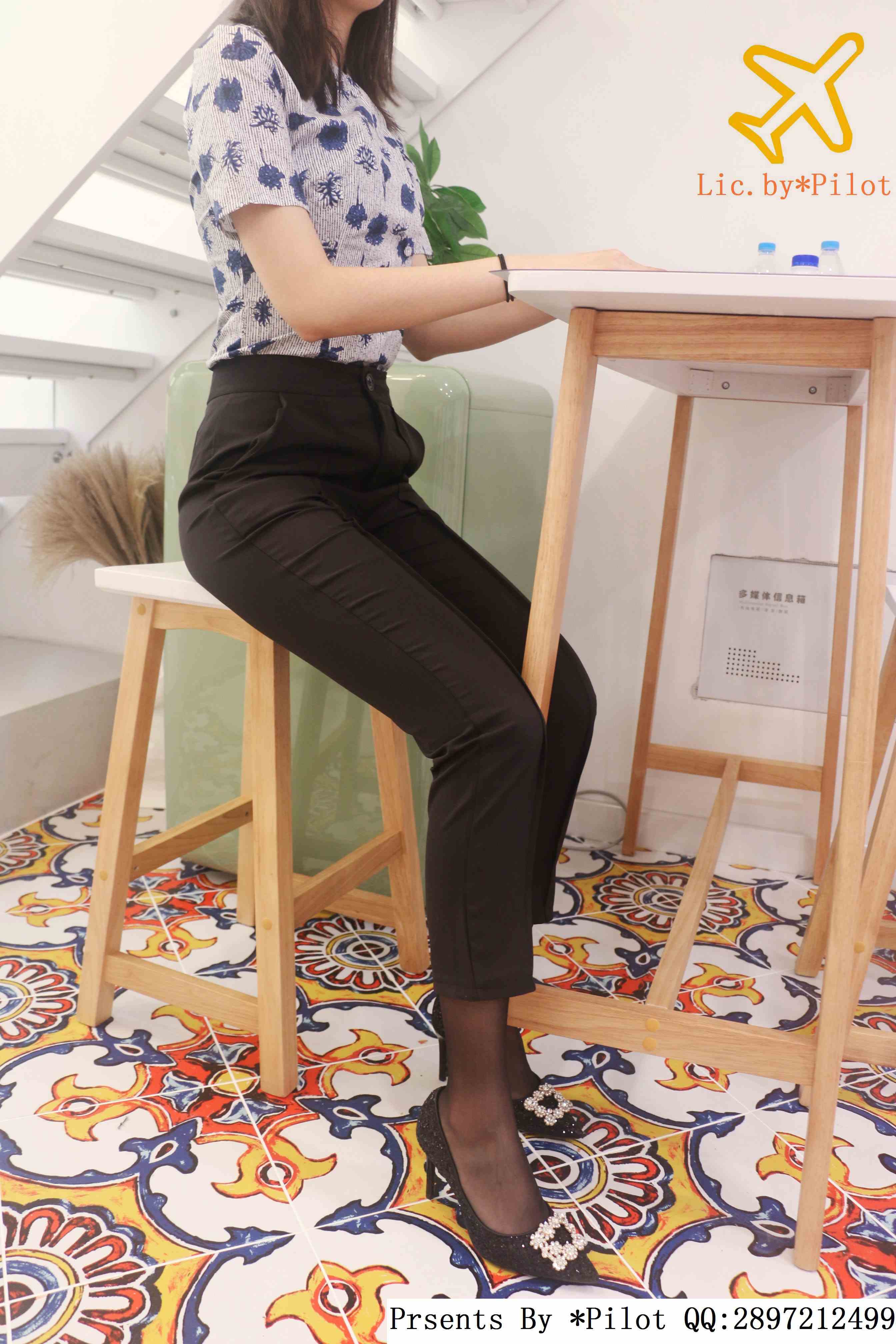 China Beauty Legs and feet 657