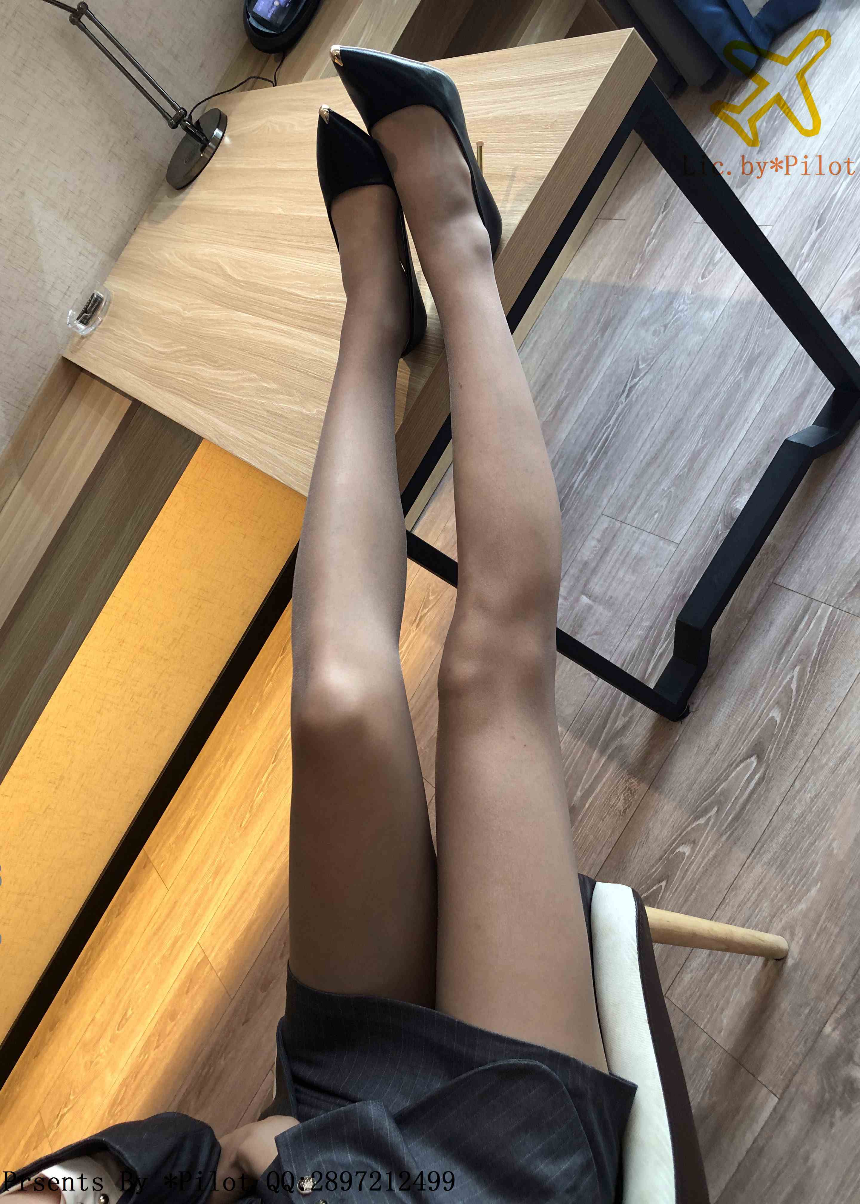 China Beauty Legs and feet 661