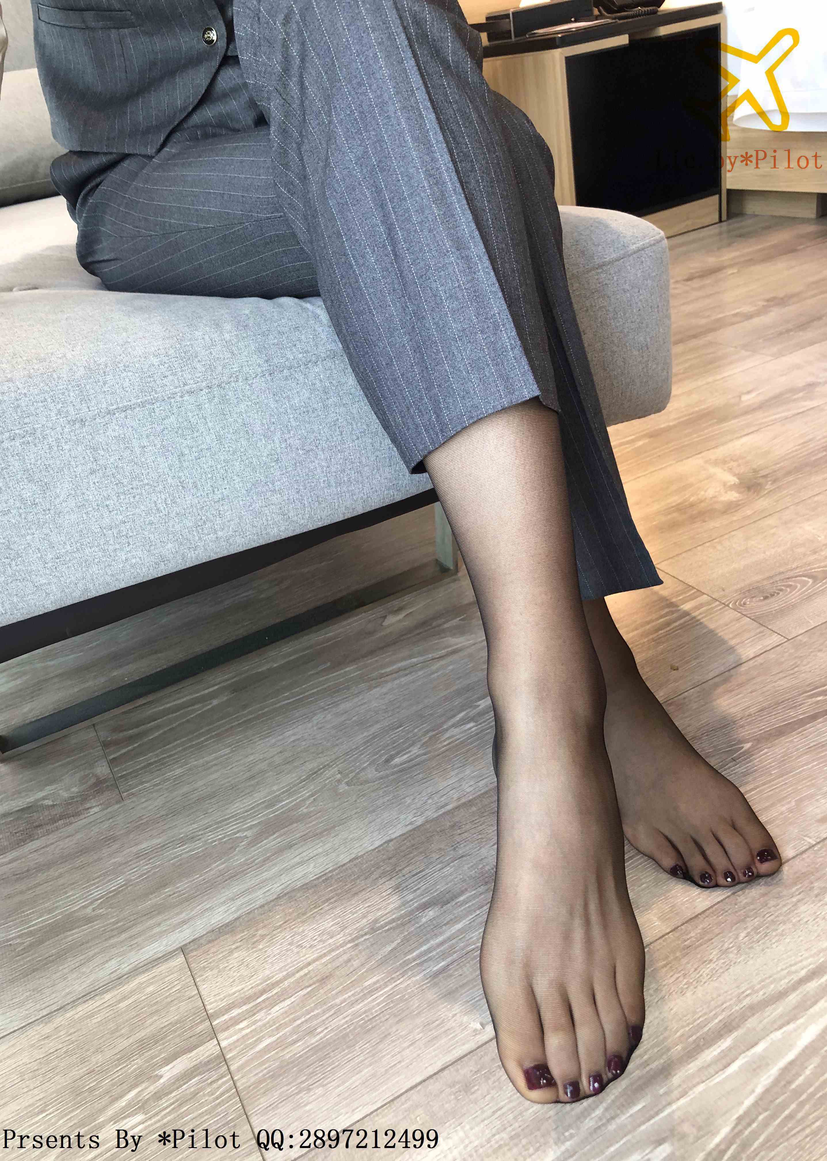 China Beauty Legs and feet 662