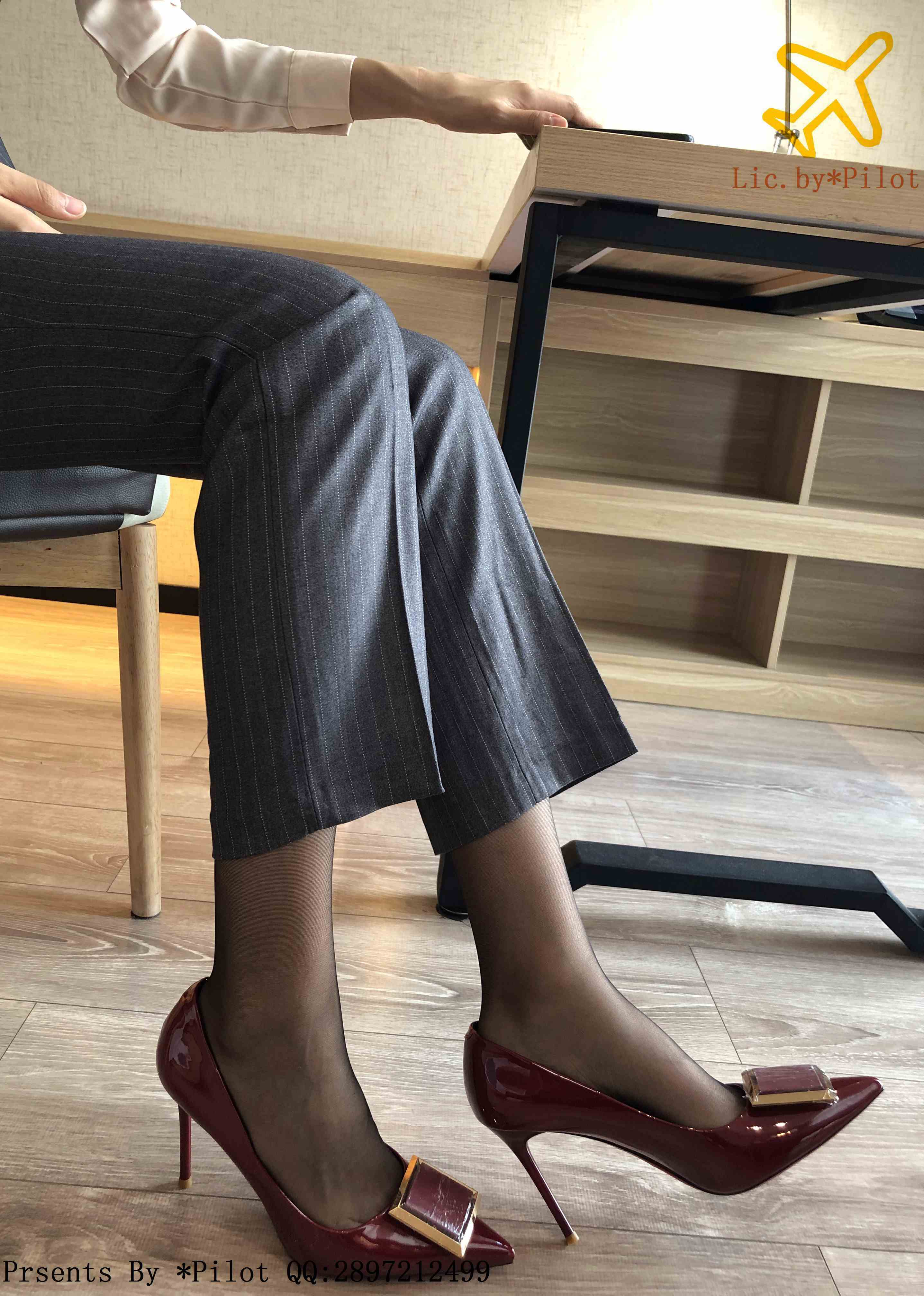 China Beauty Legs and feet 662