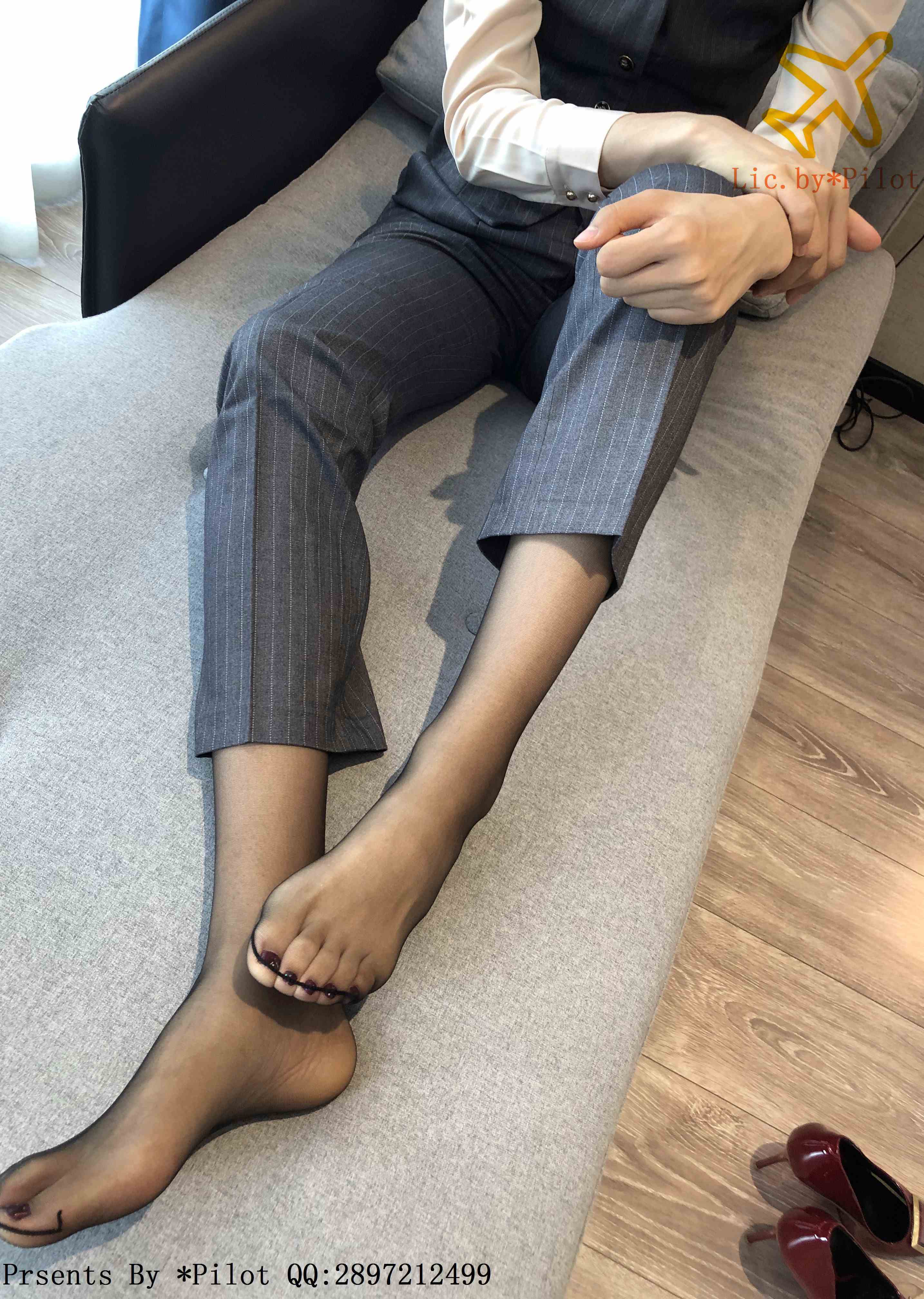 China Beauty Legs and feet 662