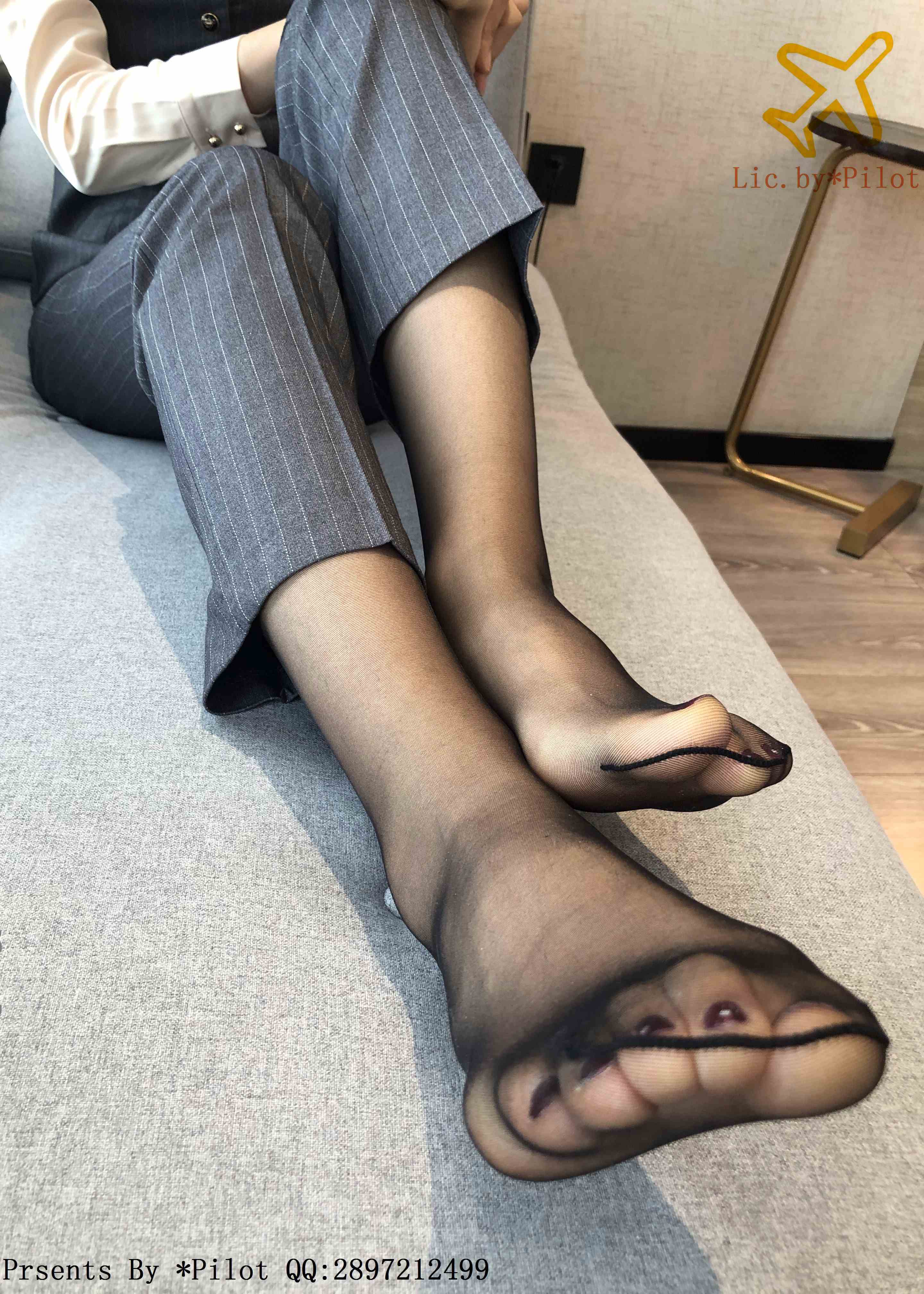 China Beauty Legs and feet 662