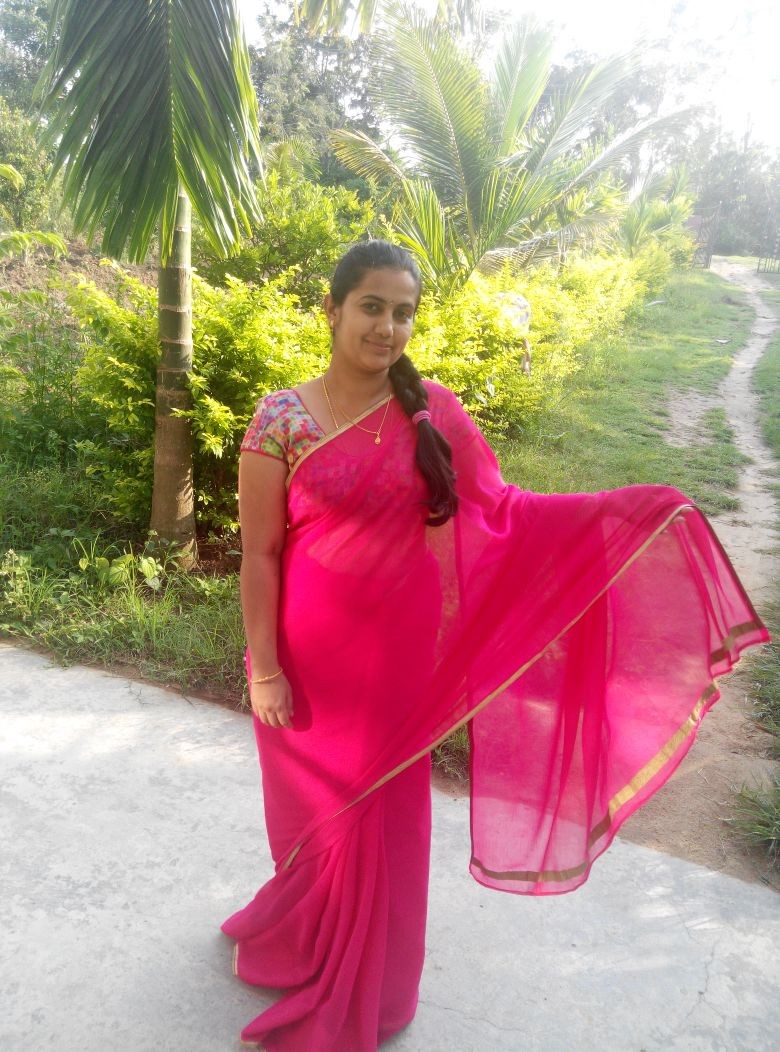 Indian Tamil aunty pic old