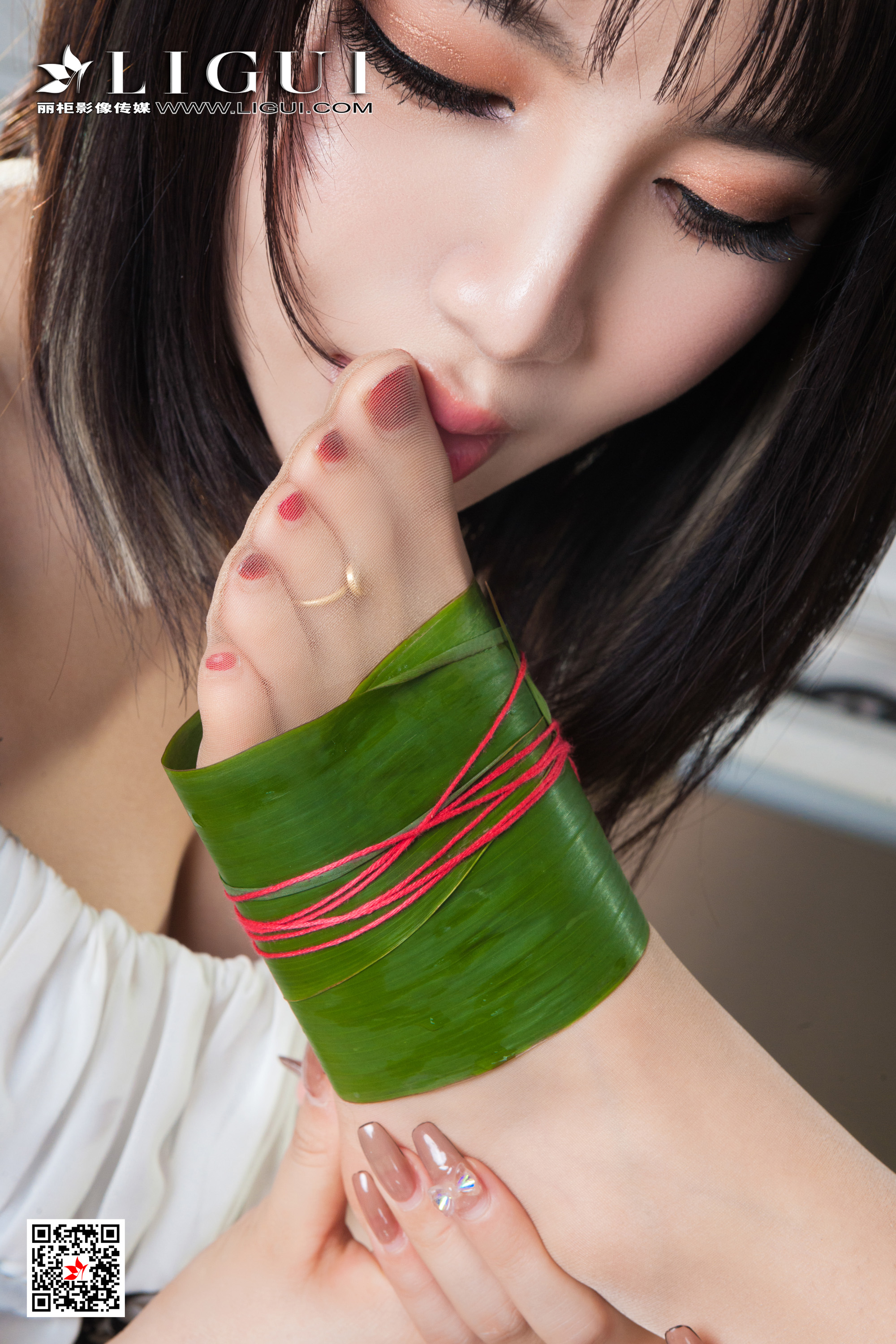 Foot Fetish Twin Flowers 83