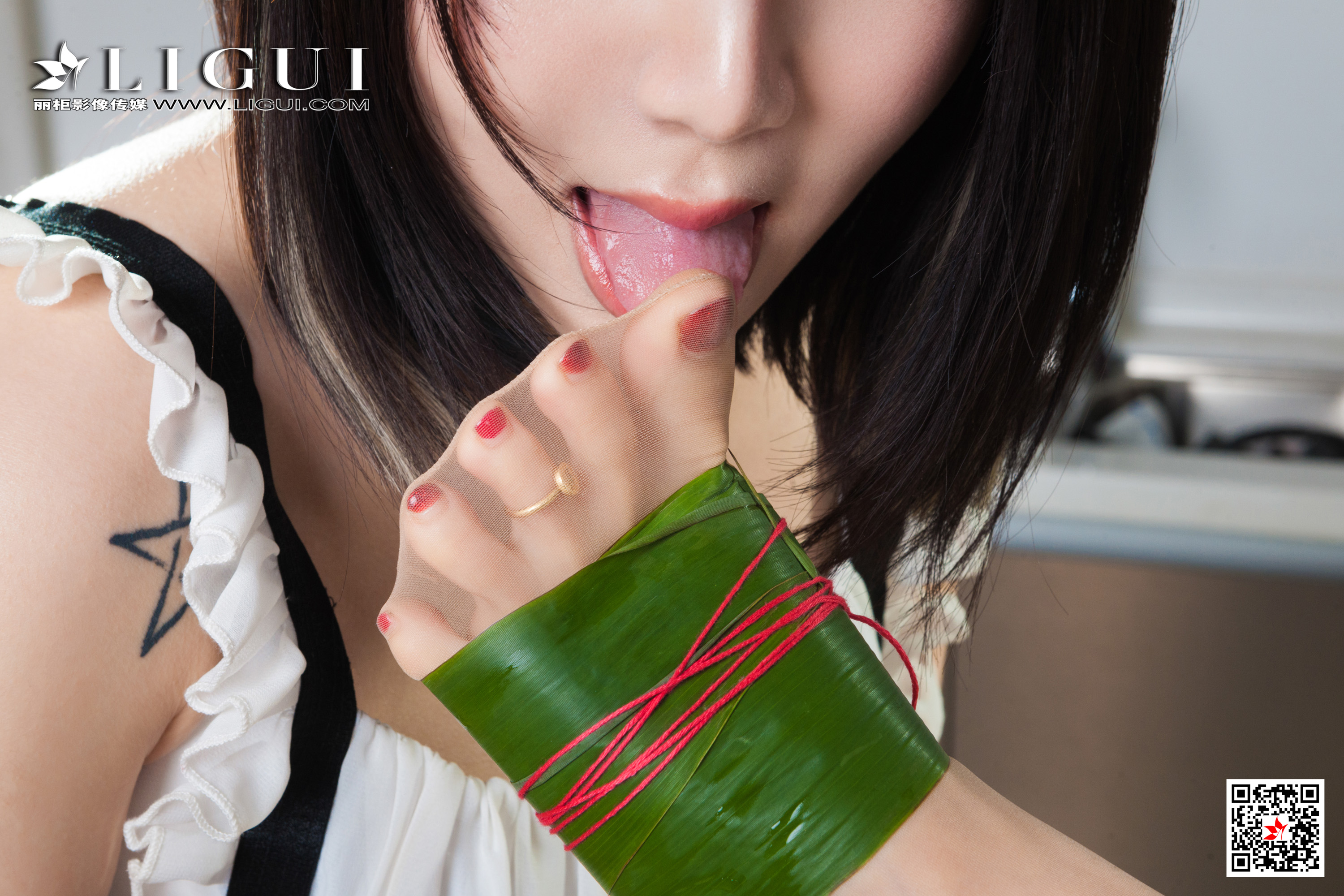 Foot Fetish Twin Flowers 83