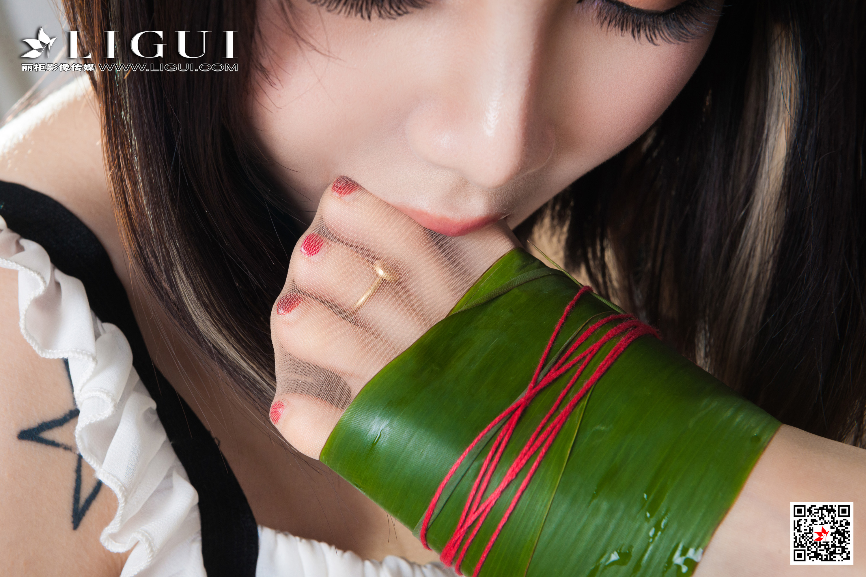 Foot Fetish Twin Flowers 83