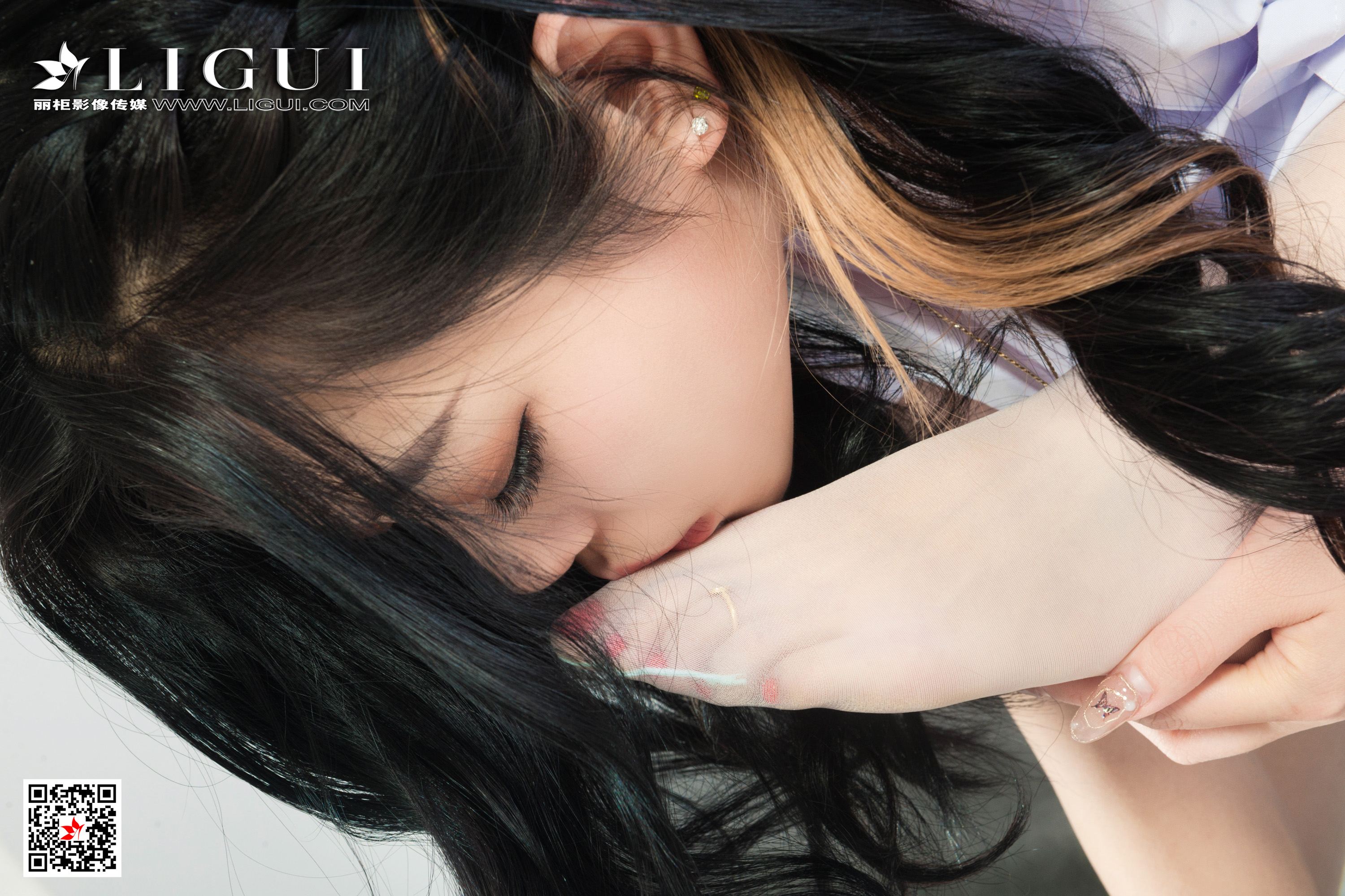 Foot Fetish Twin Flowers 84