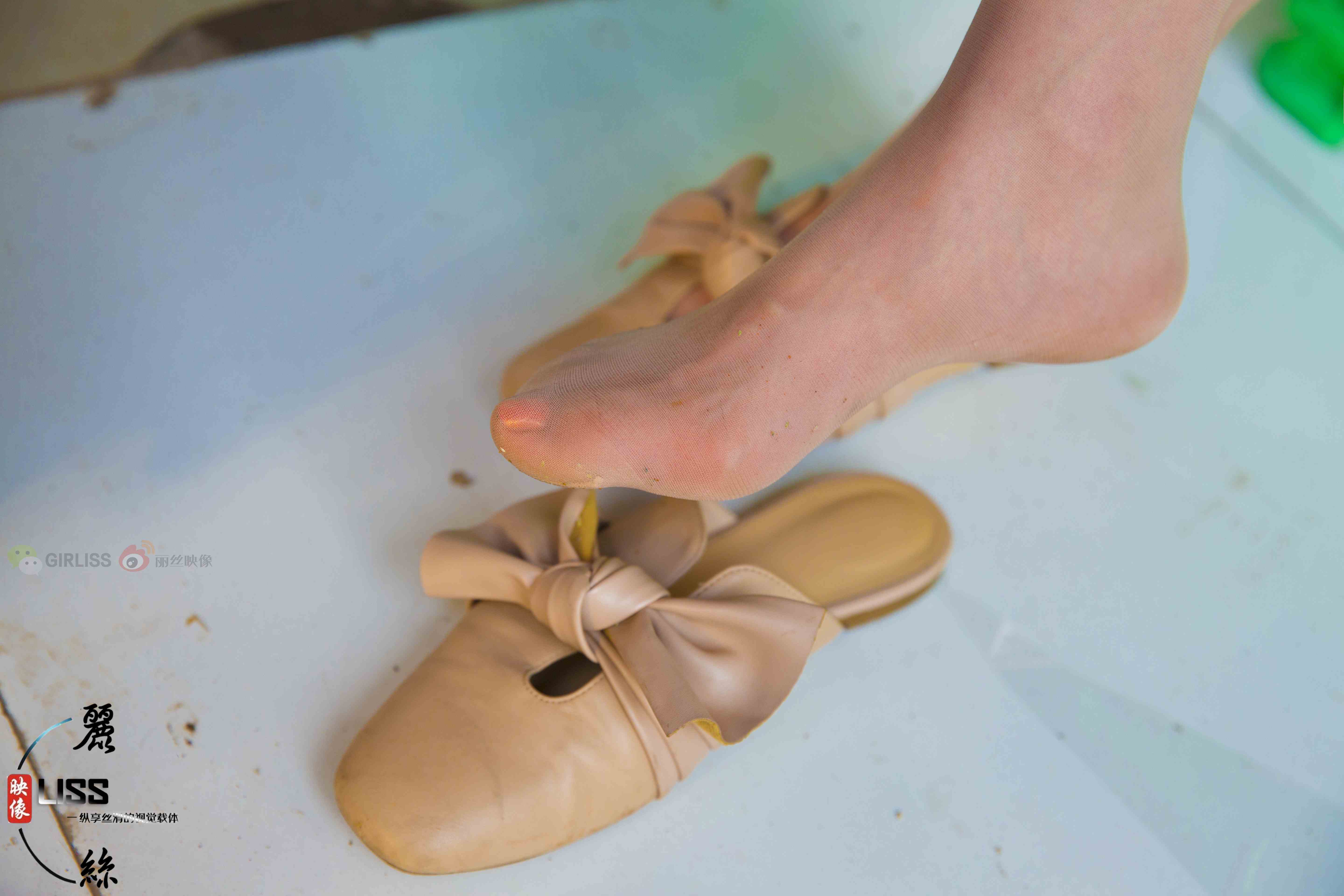 China Beauty Legs and feet 675