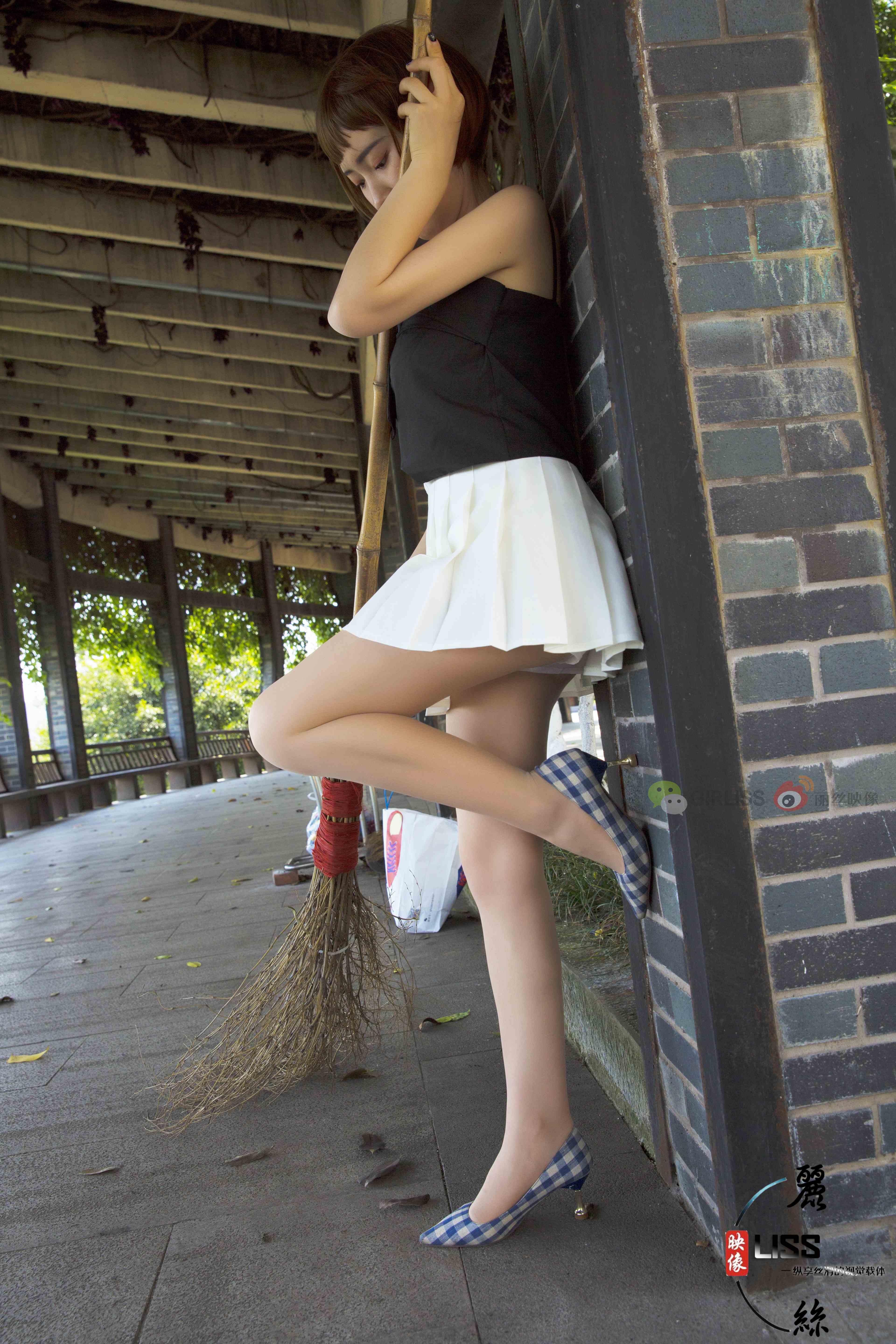 China Beauty Legs and feet 677